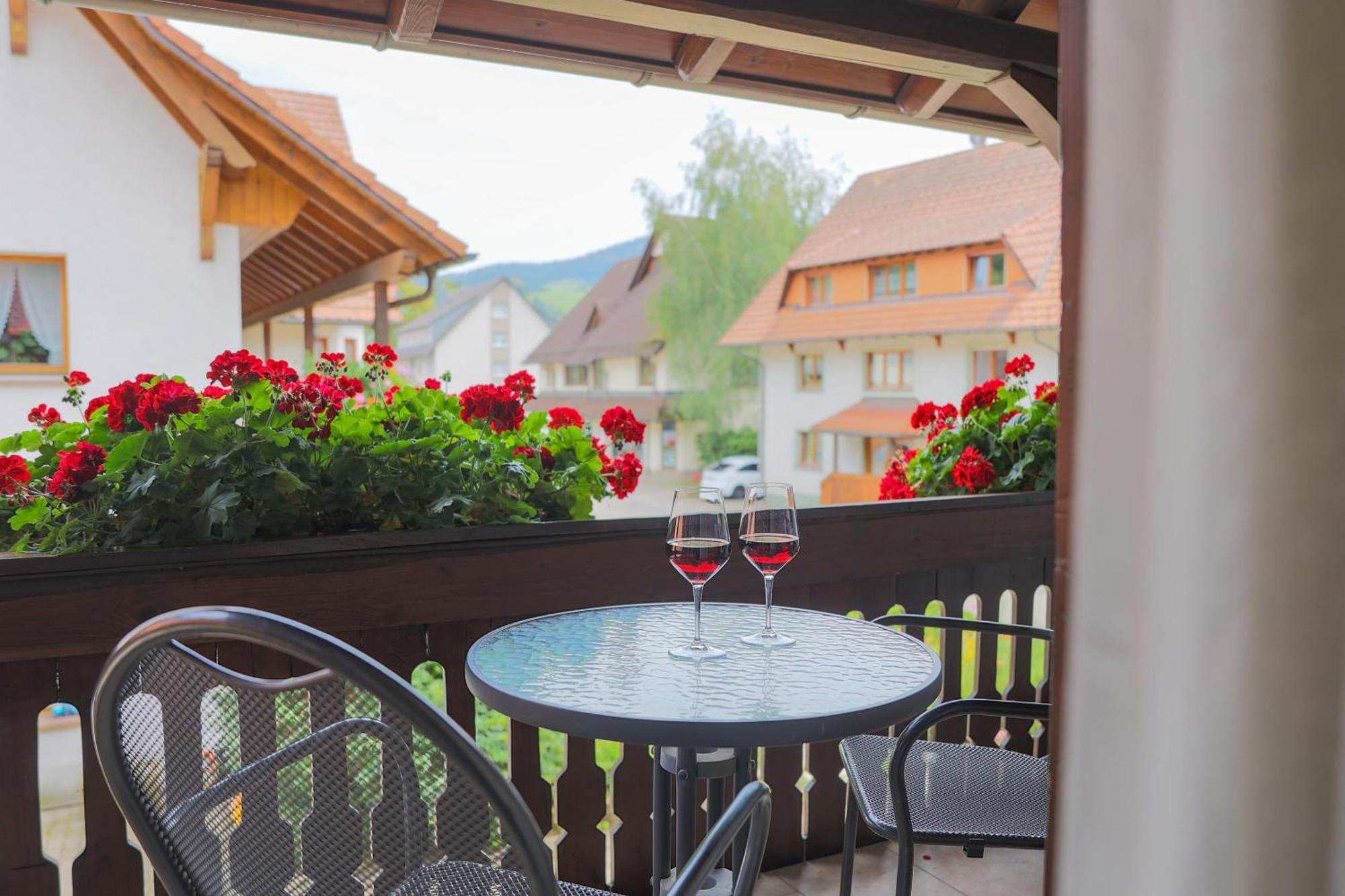 Hotel-Gasthaus Goldener Engel Glottertal Kültér fotó