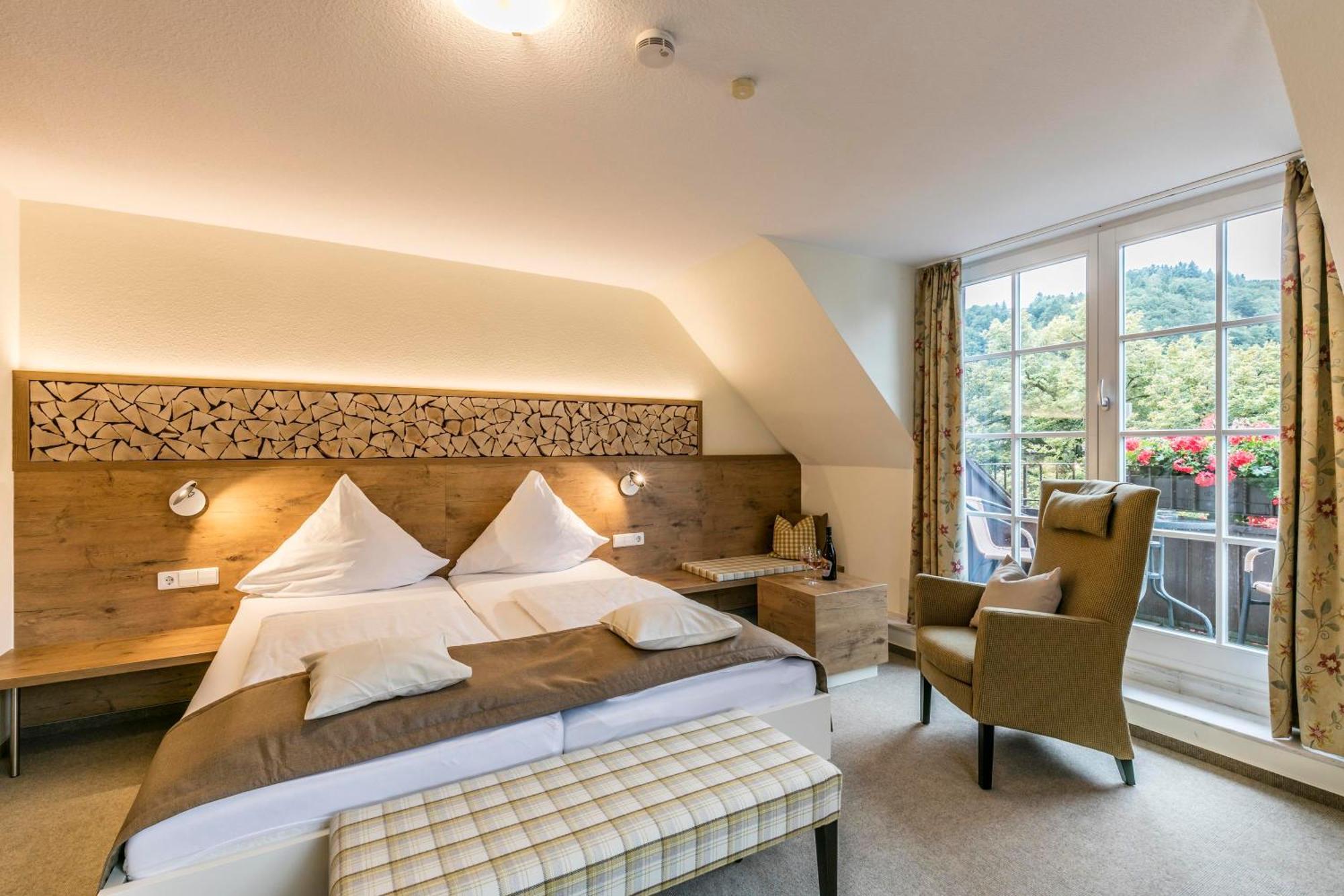 Hotel-Gasthaus Goldener Engel Glottertal Kültér fotó