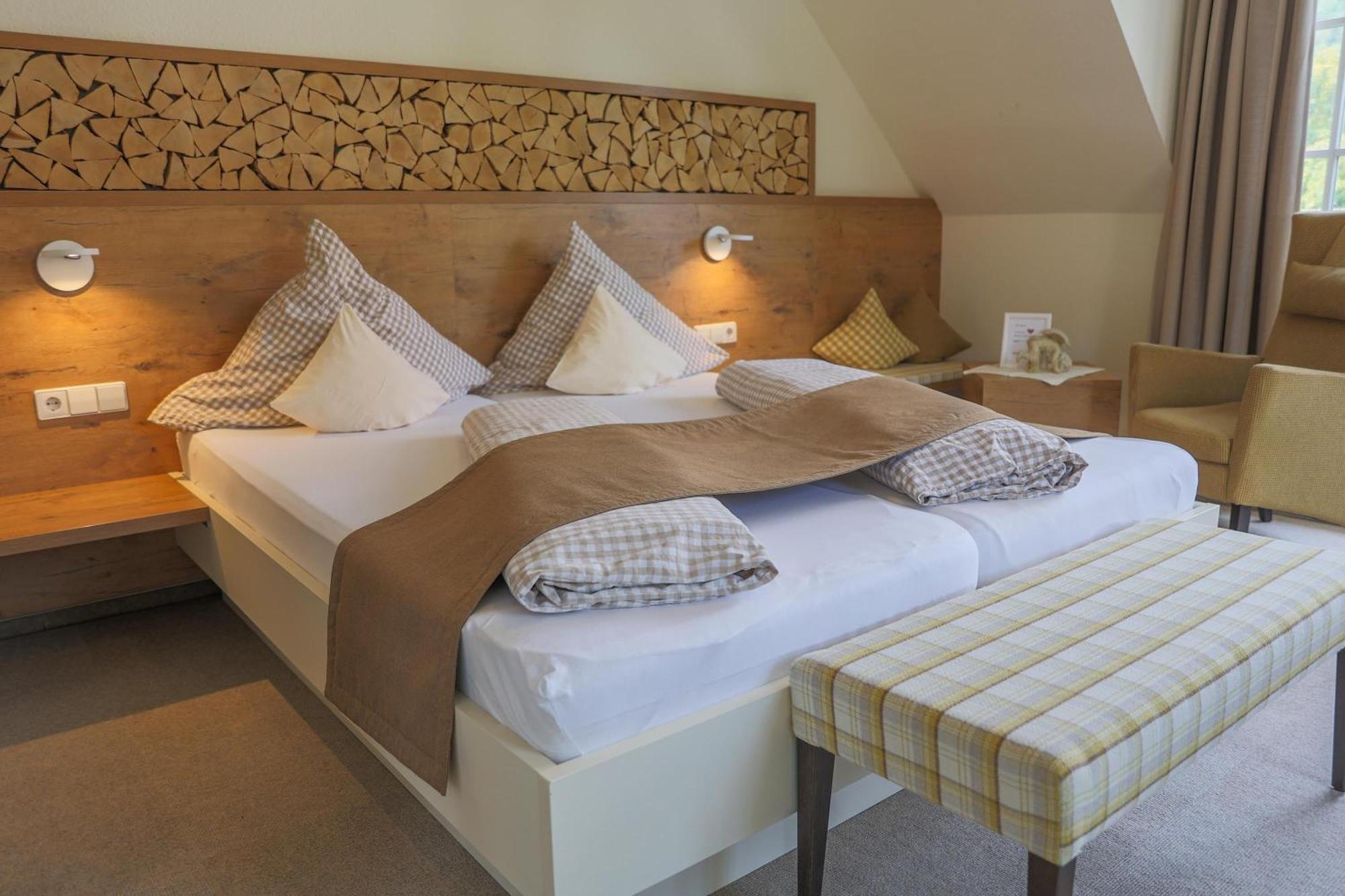 Hotel-Gasthaus Goldener Engel Glottertal Kültér fotó
